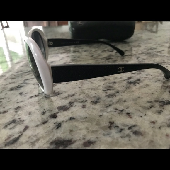 TradedChanel Sunnies 😎 - Picture 3 of 7